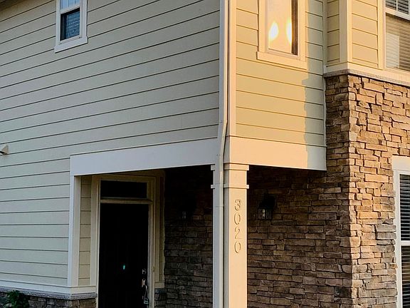 3rd image of 3020 Freeport Dr