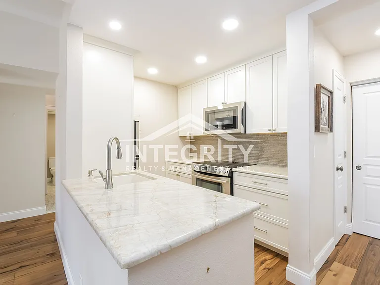 1365 Columbine St #102 — Photo 10