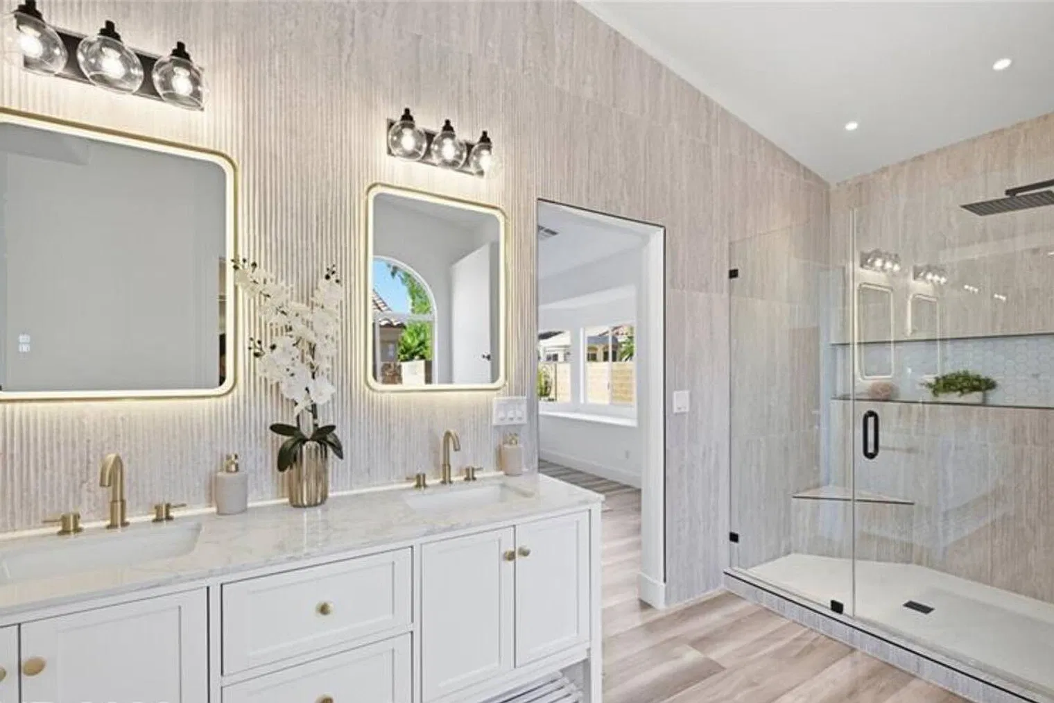 4 bed, 2.0 bath, $5,838 — Photo 2