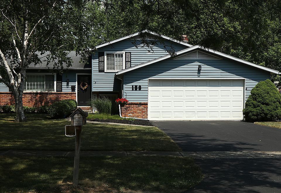 1st image of 158 Foxhill Ln
