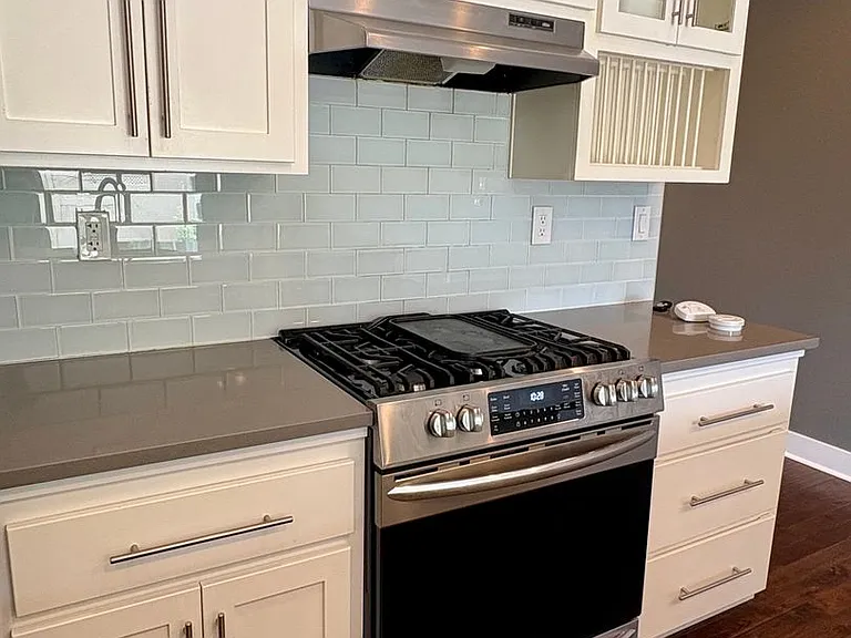 283 Tyler Ave — Photo 3