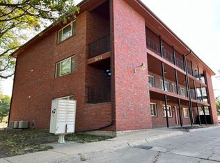 1641 Sumner St #12, Lincoln, NE 68502