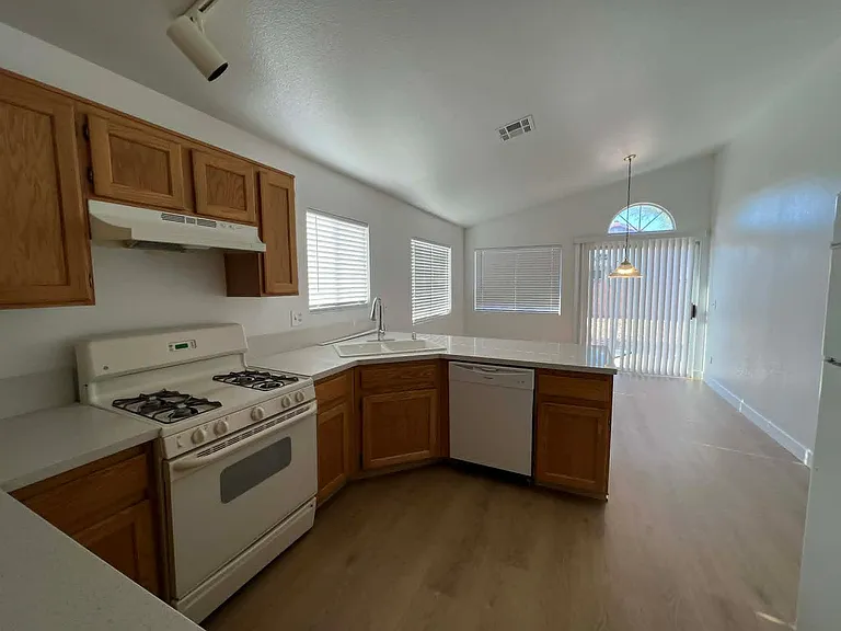 7116 Old Village Ave — Photo 22