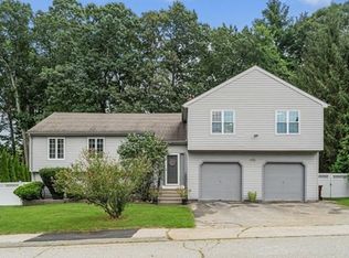 28 Pioneer Ln, Auburn, MA 01501