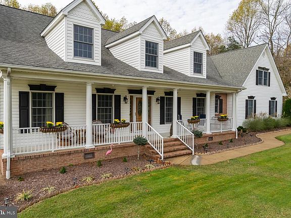 2nd image of 5029 Beverly Ln