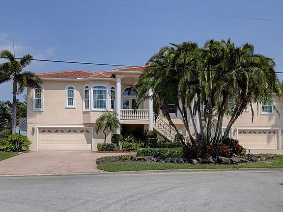 3rd image of 105 Harbor Dr Unit C