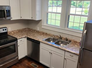 413 E Main St, South Hill, VA 23970