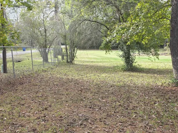 149 Green St, New Caney, TX 77357