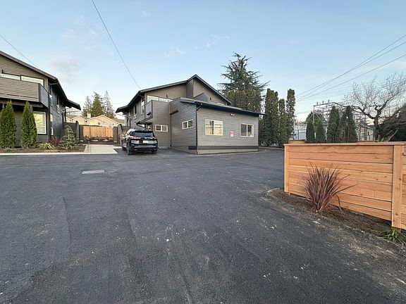 2nd image of 906 6th St S #M