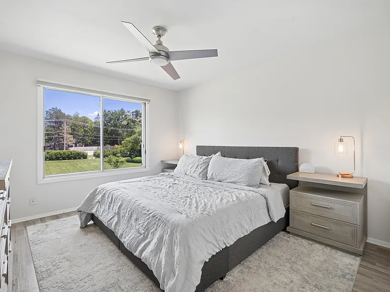 1321 Barclay Ln — Photo 8
