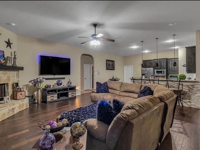 1410 Majestic Meadows Dr — Photo 10