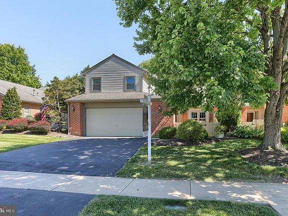 3rd image of 29 Cambridge Dr