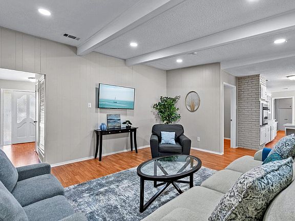 4th image of 6121 Whitman Ave #18105696
