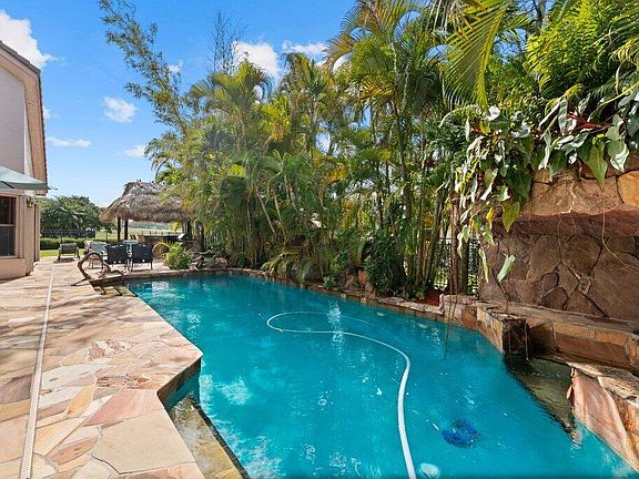 2nd image of 12660 Magnolia Court