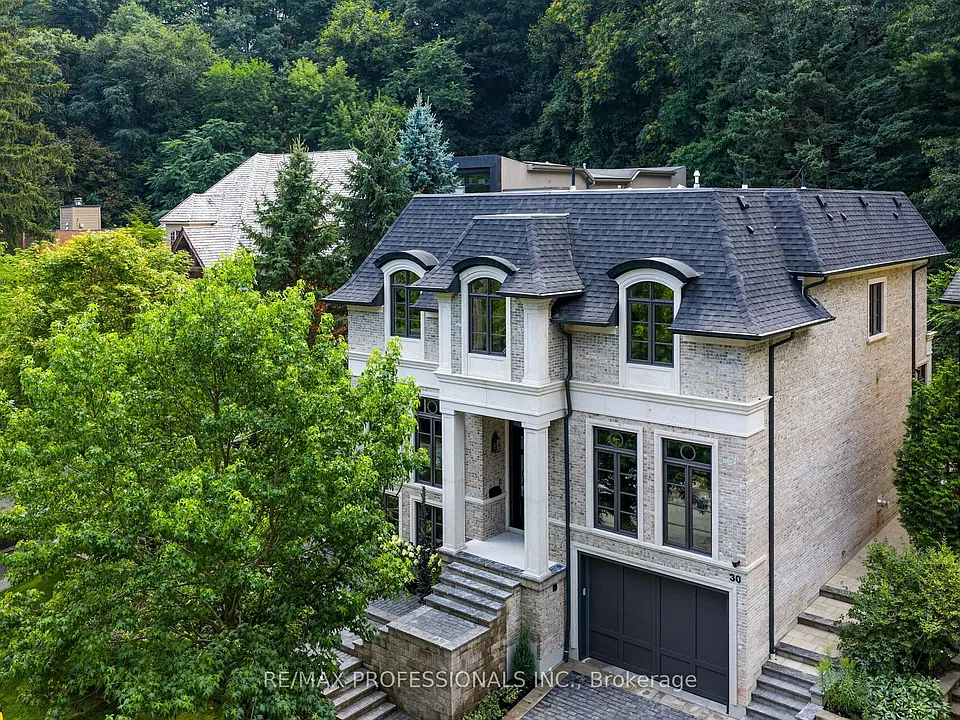 30 Dacre Cres