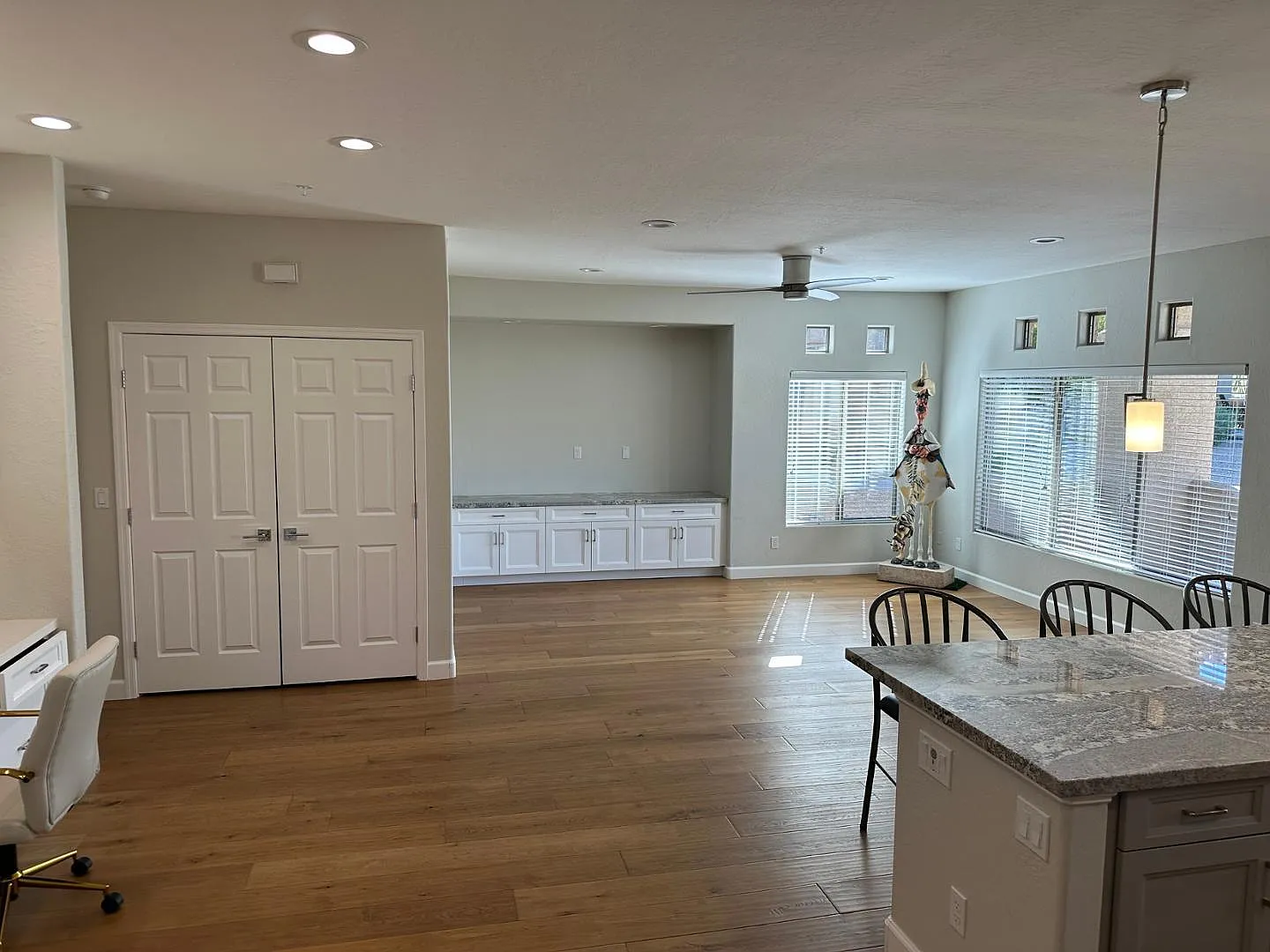 2 bed, 1239 sqft, $3,300 — Photo 2