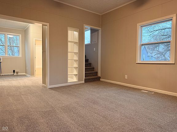 4th image of 433 W 5th St