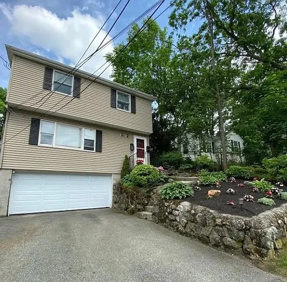 98 Sylvia St #1 — Photo 1
