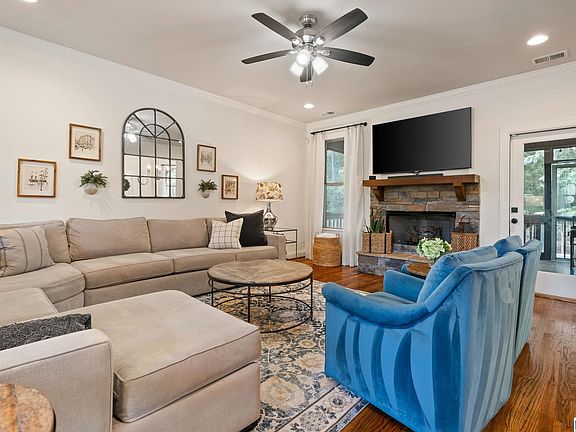 4th image of 188 Grey Oaks Ct