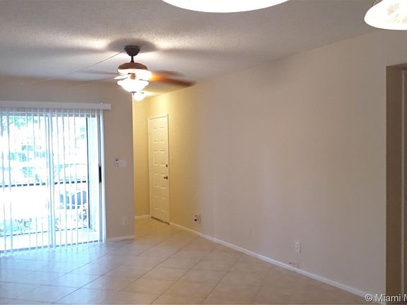 3rd image of 300 Gardens Dr APT 106