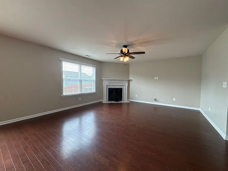 112 Suggs Dr — Photo 4