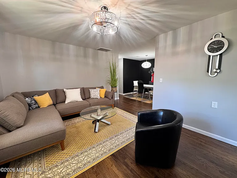 8 Palm Springs Ct — Photo 3