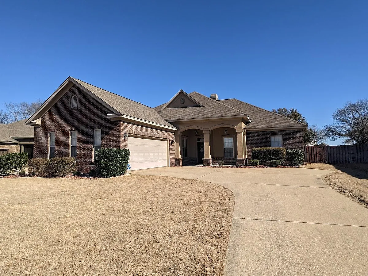Building Photo - 8861 Lillington Cir