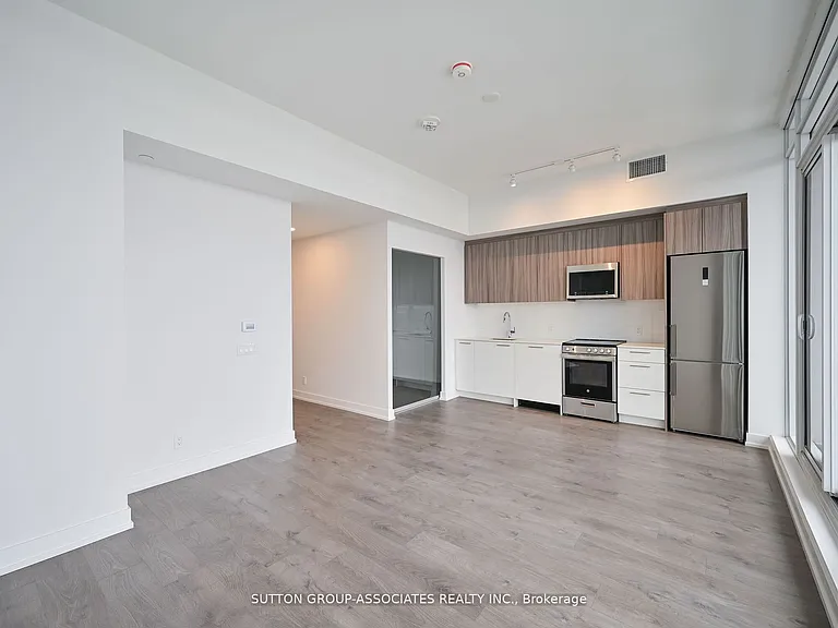 225 Veterans Dr #810 — Photo 9