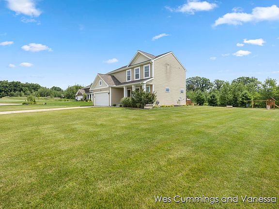 3rd image of 4480 Crescent Woods Ct NE