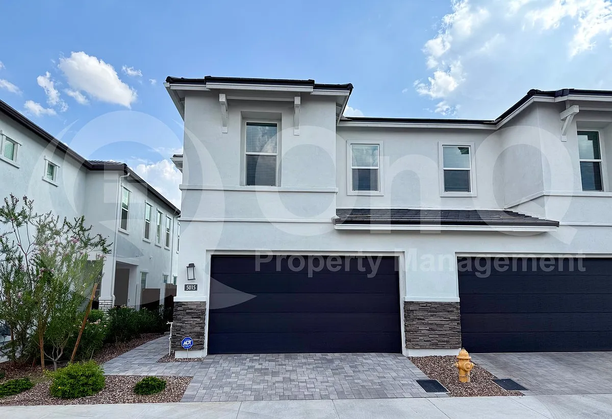 3 bed, 2.5 bath, 1958 sqft, $3,250 — Photo 1