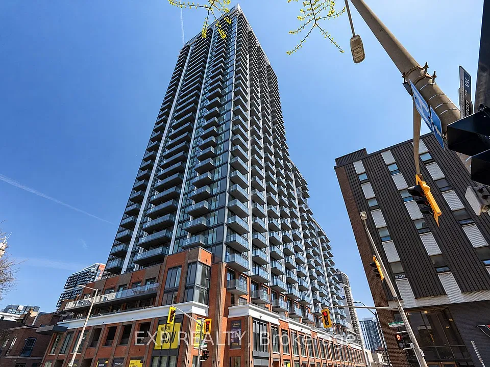 75 James St S #1604