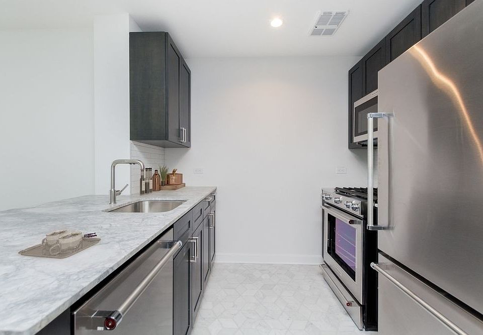1st image of 21 W End Ave APT 1424