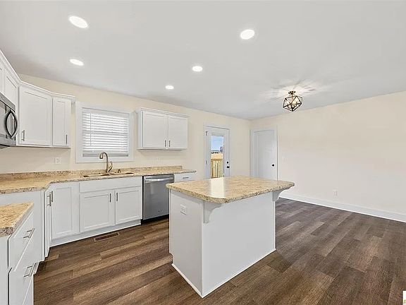 5th image of 476 Glenview Dr