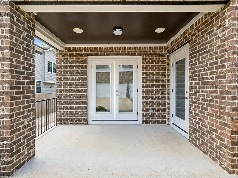 2302 Sunset Pl — Photo 40