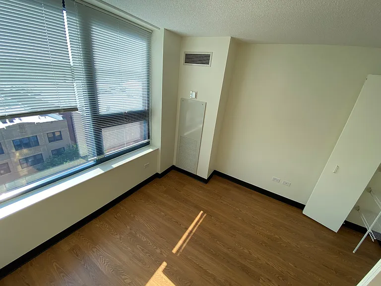 James Sneider Apartments — Photo 17