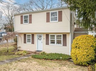 9 Magnolia Ave, Lake Grove, NY 11755