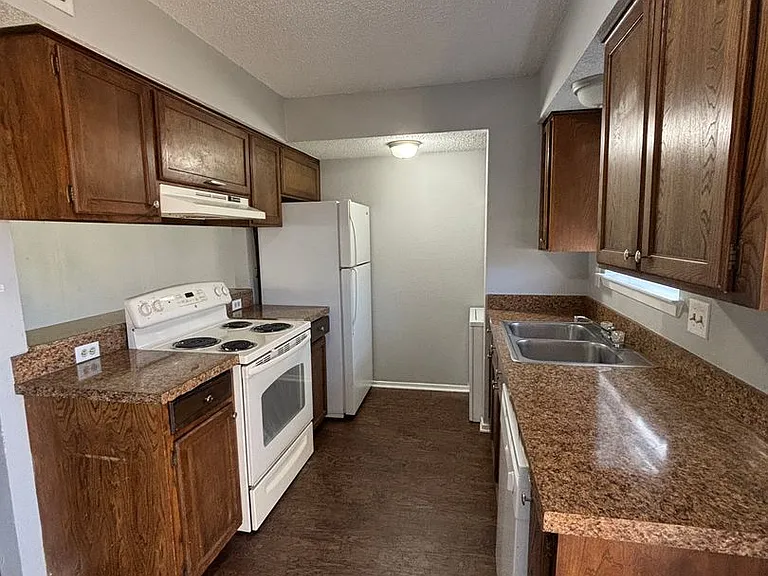 3808-3814 Coates Cir — Photo 49
