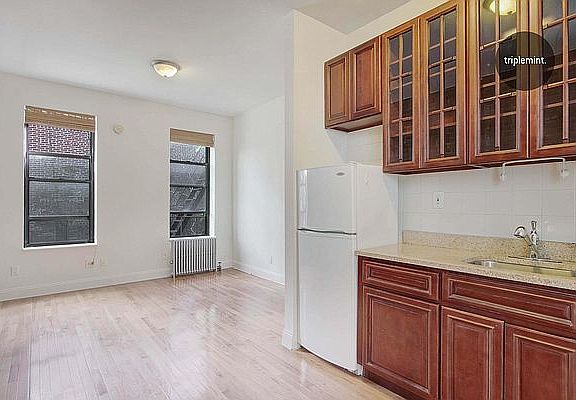 2nd image of 262 W 22nd St APT 16