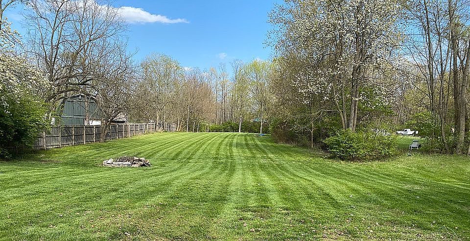 2nd image of 7064 Shaker Rd