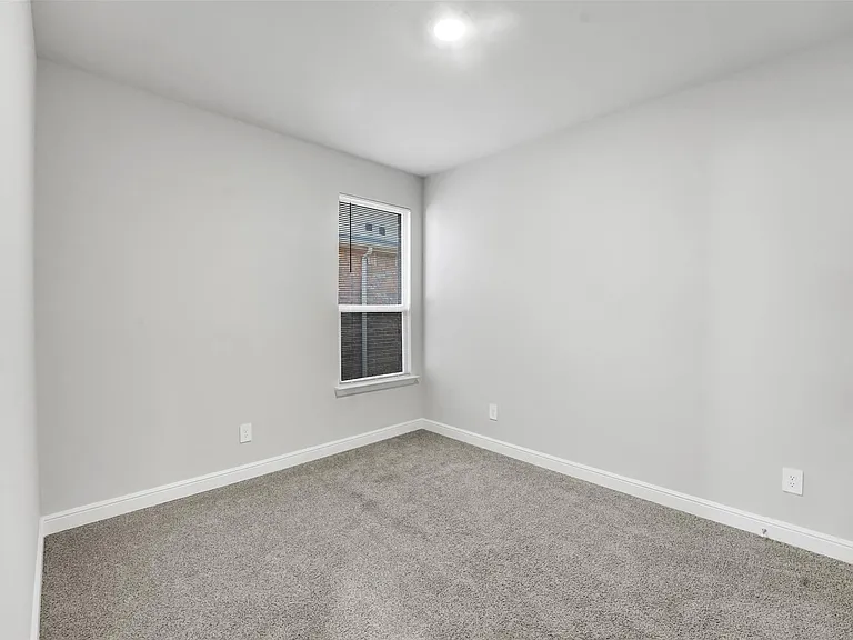 1012 Southwark Dr — Photo 18