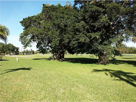 3rd image of 16520 Country Club Cres #10