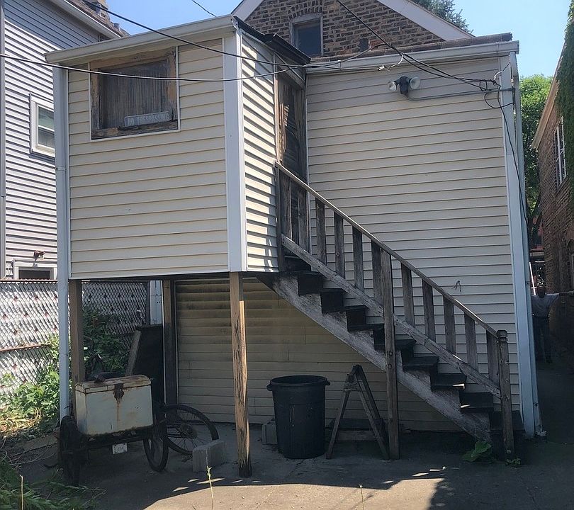 2nd image of 2416 S Bell Ave