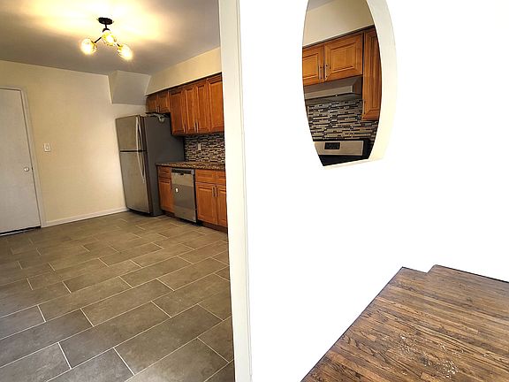 5th image of 170-20 Lithonia Ave #1F