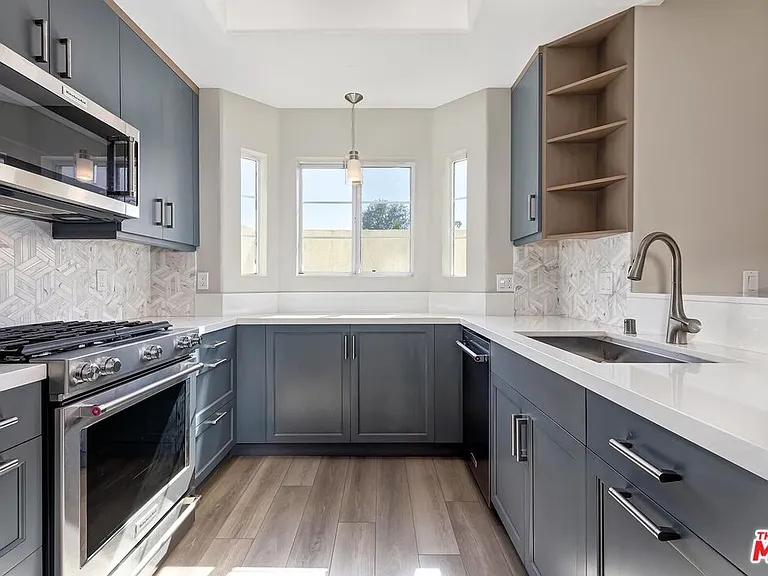 2333 Oak St #3 — Photo 5
