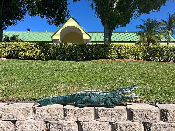 3rd image of 4310 Gator Trace Circle