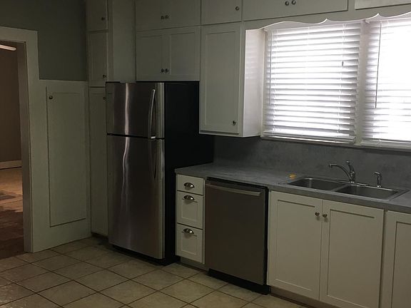 4th image of 125 Saint Thomas St