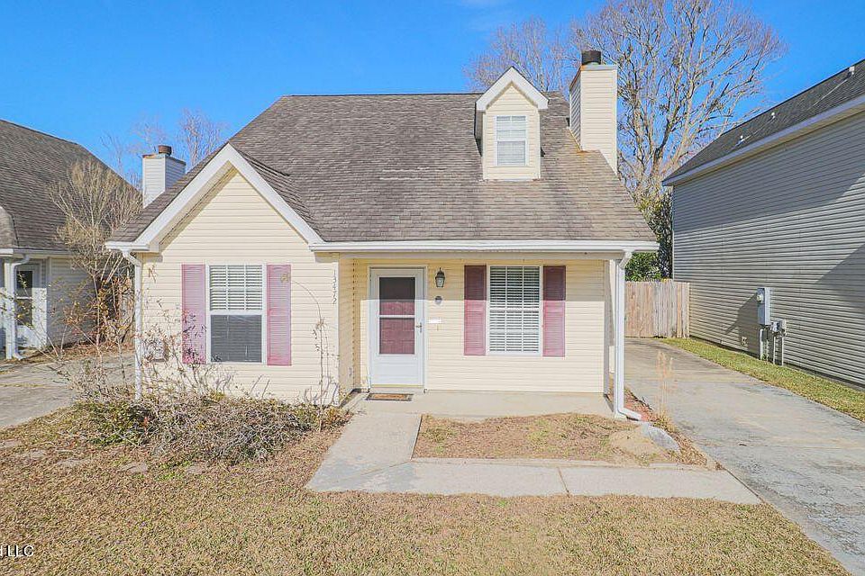 1st image of 13472 Locust Hill Dr
