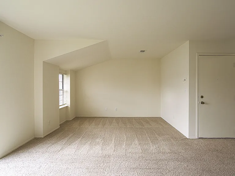 Windemere Apartments — Photo 11