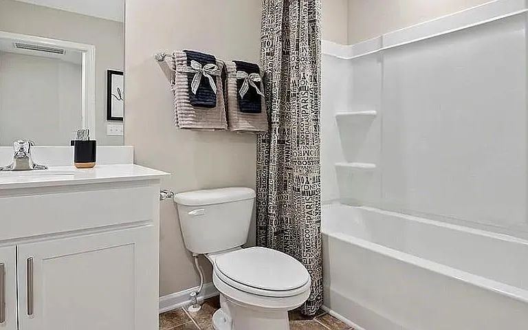 7104 N Mills Rd — Photo 46
