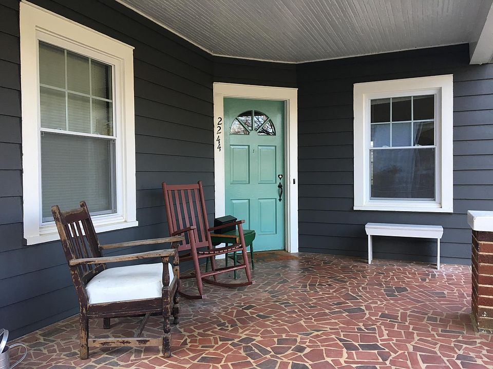2nd image of 2244 Rosewood Ave